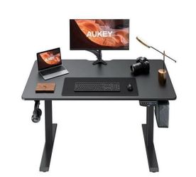 Aukey eletrict standing desk with dual motor
