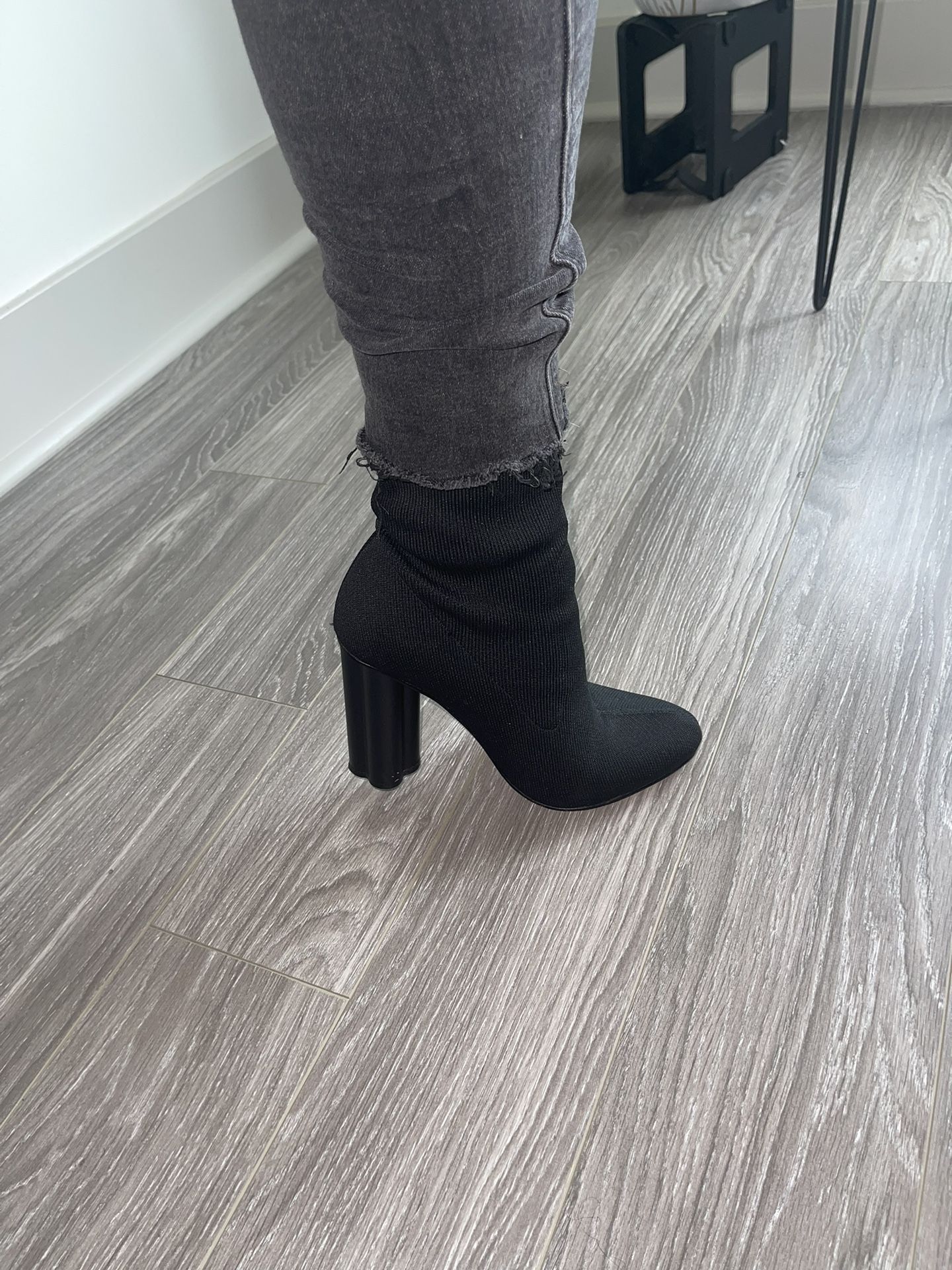 Black Sock Bootie Heel Mid Length 7 Women’s