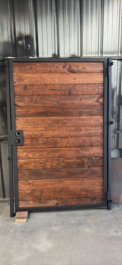 Gate