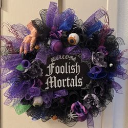 Welcome Foolish mortals Wreath