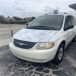 2002 Chrysler Town And Country