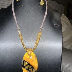 BRAND NEW - Costume Jewelry -  Yellow/Black Pendant (glass like) Necklace & Matching Earrings - Medium Length 