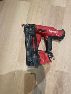 Milwaukee M18 FUEL 16-Gauge Finish Nailer