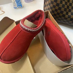 Ugg shoes brand new in the Box $50