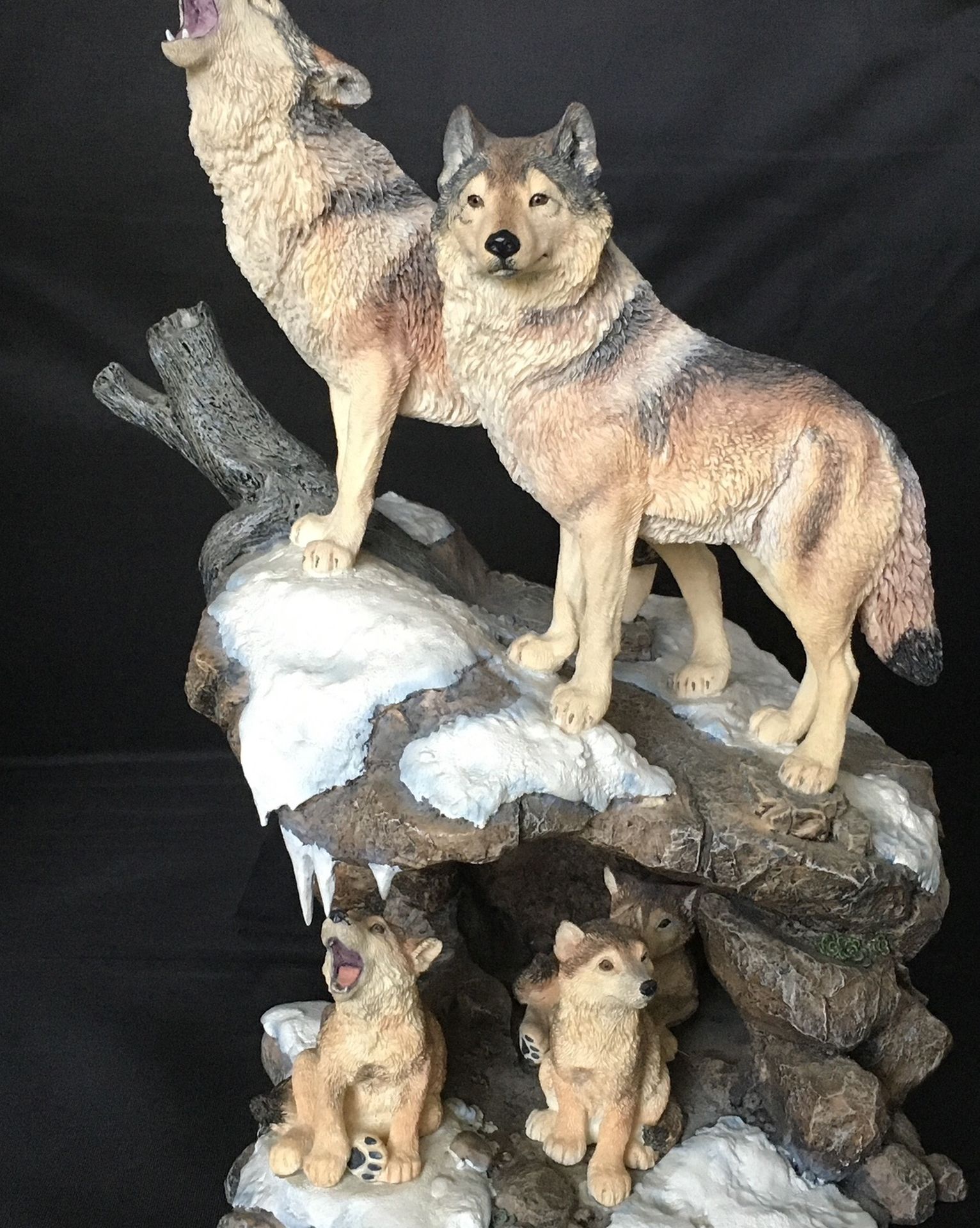 Danbury Mint Wilderness Call Figurine By Nick  Bibby. Spirit Of The Wolf Collection