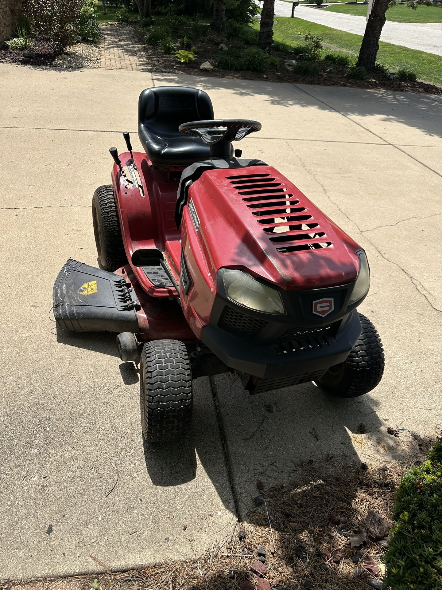 Craftsman Riding Lawn Mower T1400 Tractor for Sale in Sugar Grove, IL