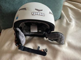 NEW GIRO SKI/ SNOWBOARD HELMET