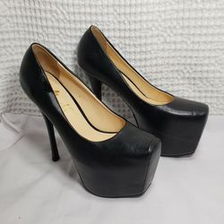 Mochi Platform Pumps women shoes size 6 1/2 with a 6" heel. 