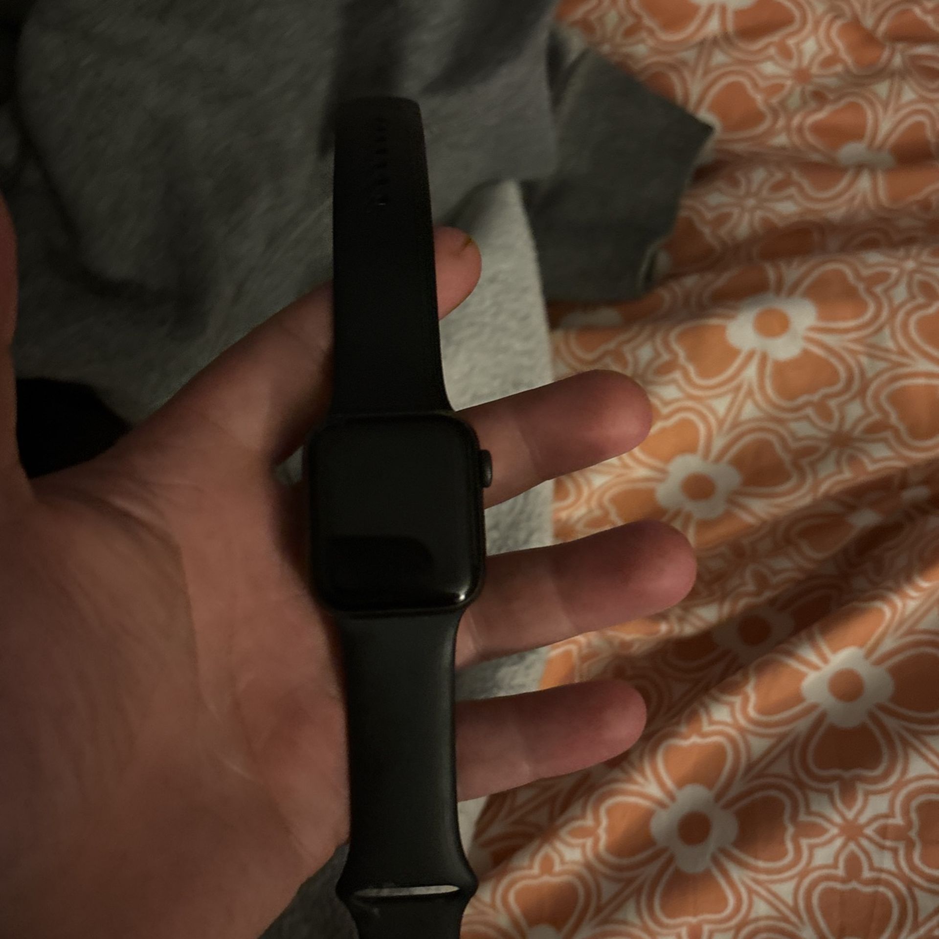 Apple Watch SE (1st Gen) For Sale Negotiable