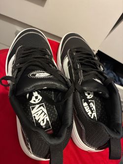 Mens 7 black and white vans shoes