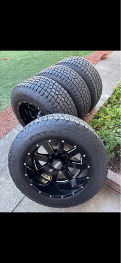 Dodge Ram 2500 and 3500 rims and tires