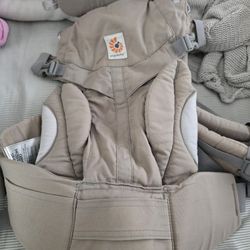 Ergobabt Omni baby carrier shoulder strap 360 pearl gray