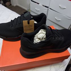 Nike swift 3 size 10.5