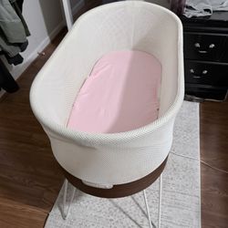Snoo bassinet 