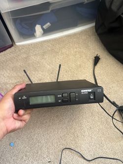 Shure ULXS4 Wireless Microphone Receiver G3 Band (470-506 MHz) w/ Power Supply"