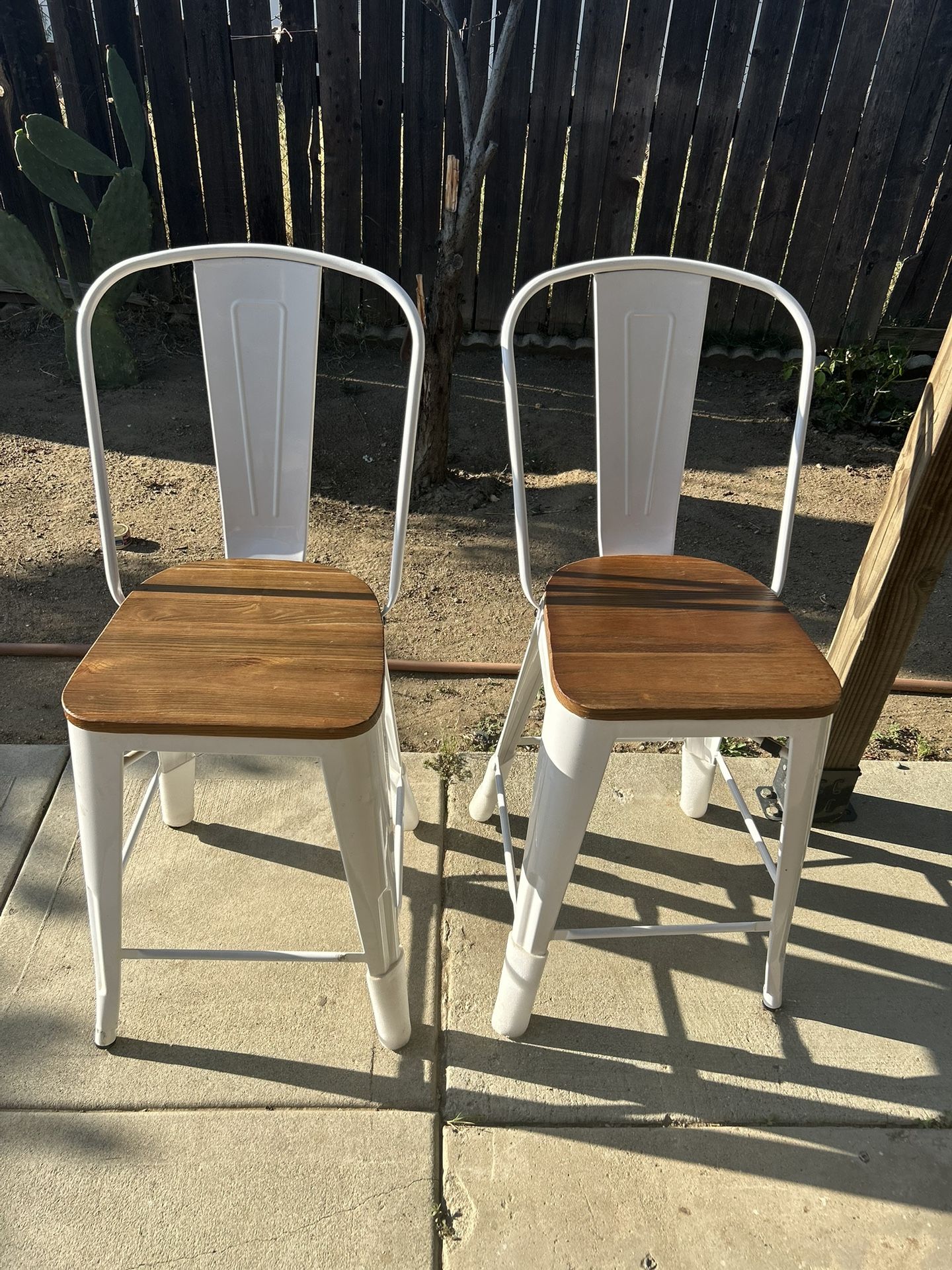 Two chairs like new