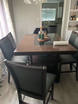 Dinner room table set