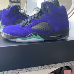 Air Jordan 5 retro (purple grape) size 9.5M