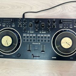 Pioneer DJ DDJ-REV1 DJ Controller