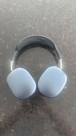Apple AirPod Maxes