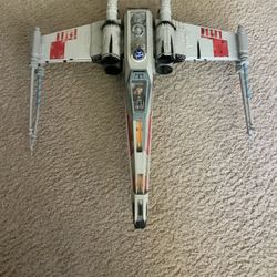 1997 Kenner STAR WARS Electronic Luke Skywalker's X-WING FIGHTER