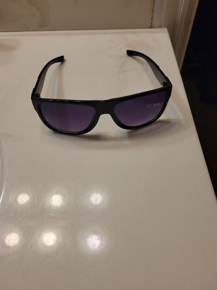 Brand New Guess Sunglasses Unsex