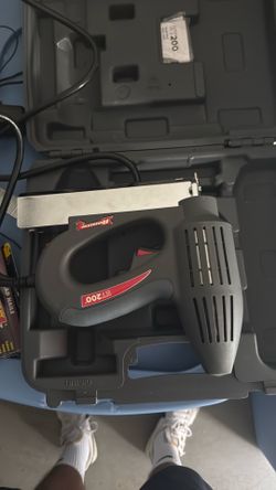 Arrow Electro-Matic ET200 Nail Master 2 electric brad nail gun.