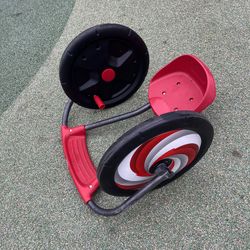 Children’s Rider - Radio Flyer, Cyclone Ride-on for Kids, Arm Powered, 16" Wheels, Red.