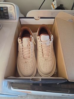 Nike tennis shoes