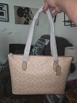 Coach gallery tote NWT. Price is firm