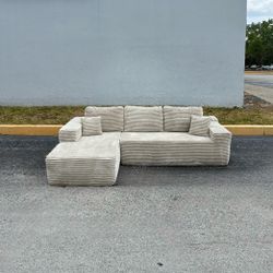 Beige Sectional Couch / Sofa [FREE Delivery🚚]