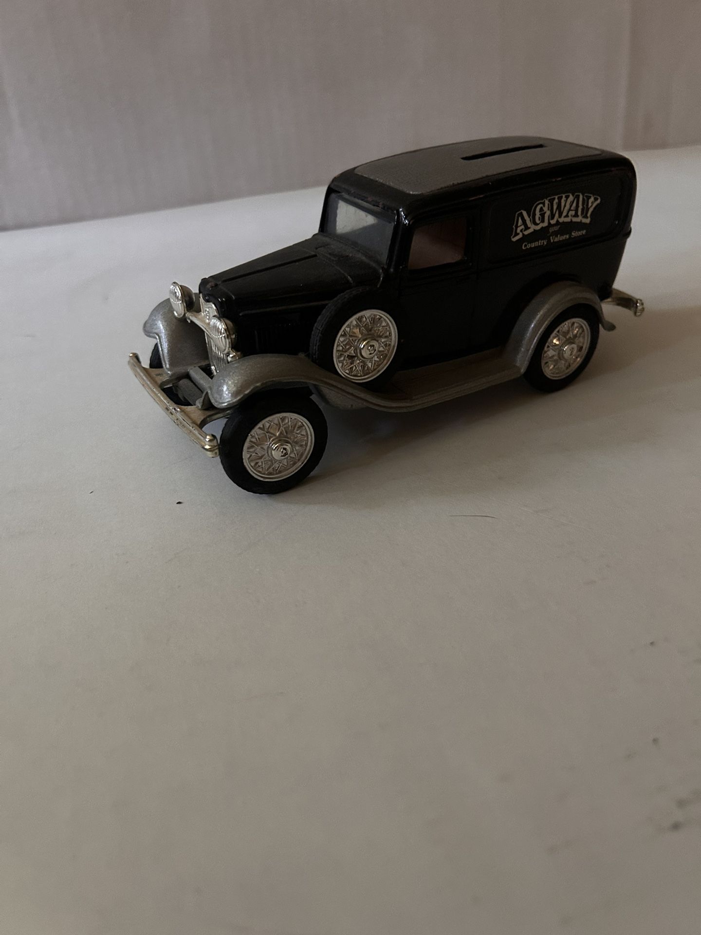 Die Cast Ertl1932 Ford Delivery Truck Agway Van Bank