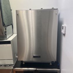 Viking Dishwasher 