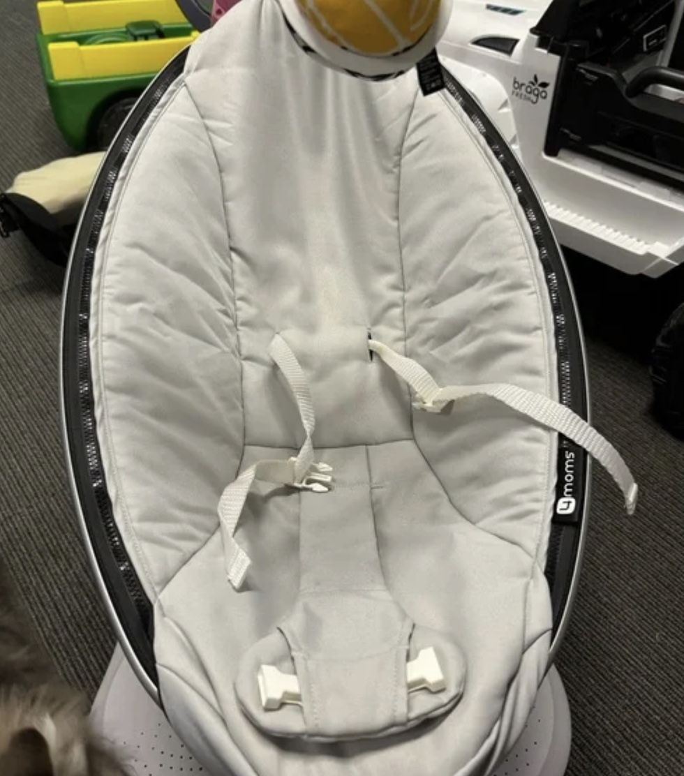 4 Moms Motorized Baby Swing