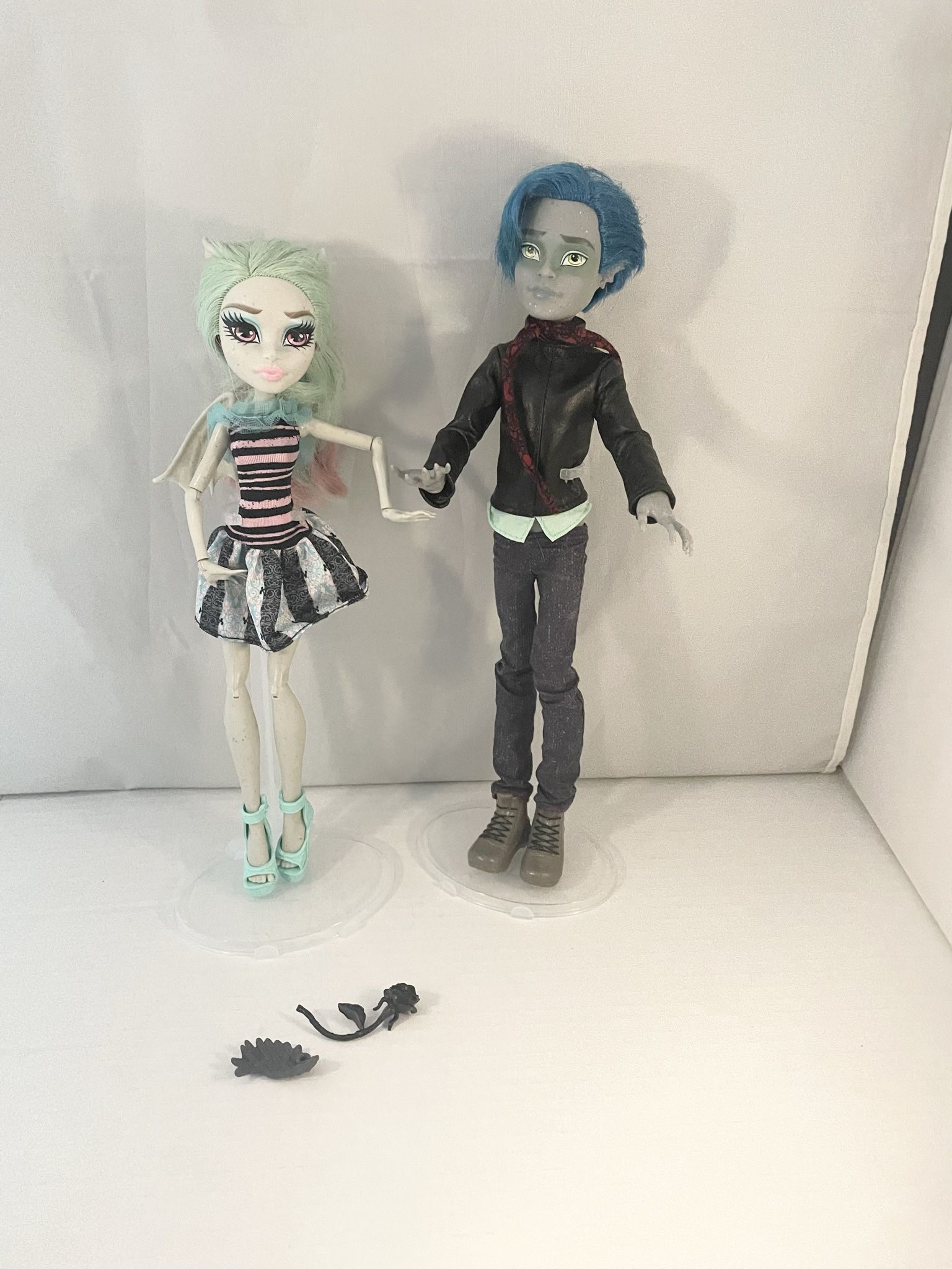 Monster High Love in Scaris Garrott du Roque & Rochelle Goyle Dolls