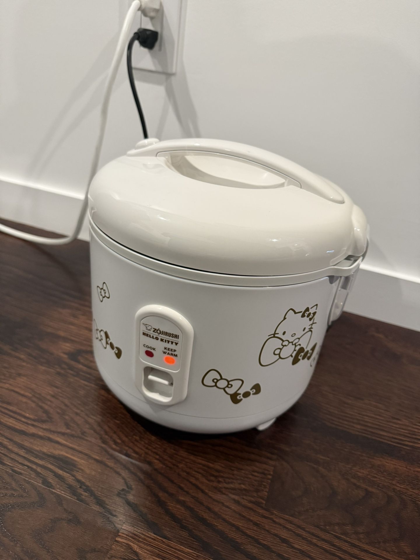 Zojirushi 5.5 Cup Limited Edition Hello Kitty Automatic Rice Cooker & Warmer