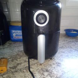 Air Fryer. Clean Great Condition. Ready To Use. Pick Up Only In North Tonawanda 