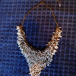 1970s Vintage White Beaded Necklace 