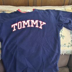 Classic Tommy Hilfiger Fleece pullover sweater