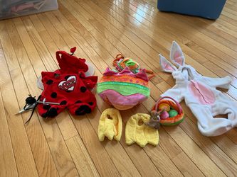 BUILD-A-BEAR HOLIDAY OUTFITS