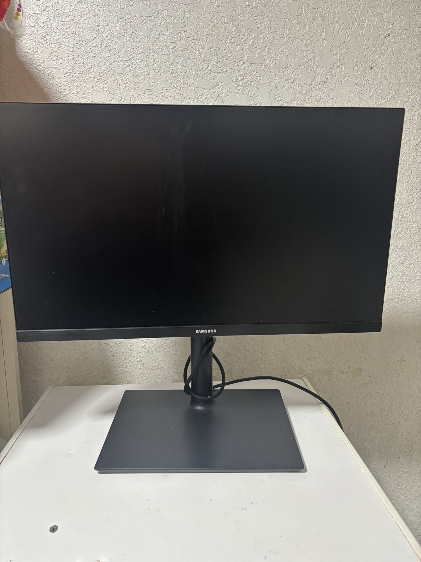 Samsung 24” Monitor