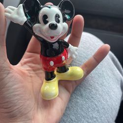 Disney Japan Minnie And Mickey Collectible 