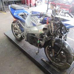 PARTED OUT - 2002 01-03 Suzuki GSXR 600 GSXR600 - Motorcycle parts - 102053