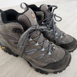 Merrell Hiking Boots Size 7 Women's
