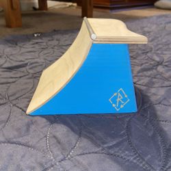 Wooden Quarter Pipe 