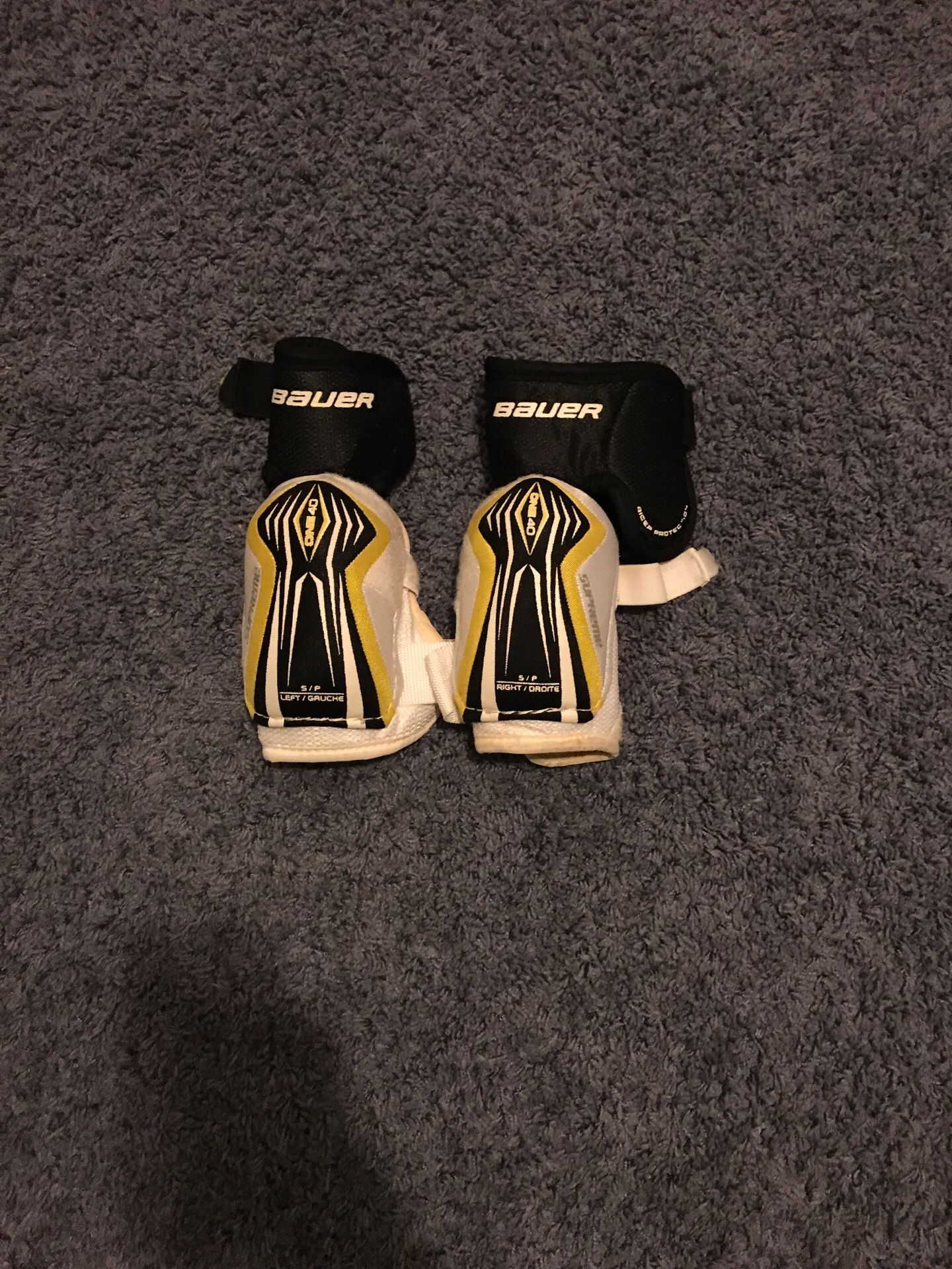 Hockey elbow pads