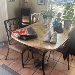 Dining Room Table 