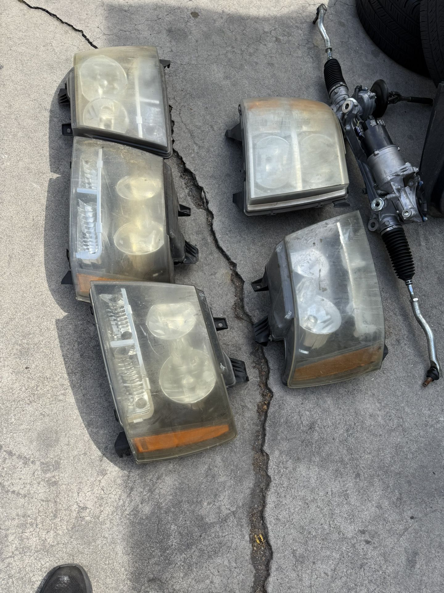 Silverado Tahoe Headlight