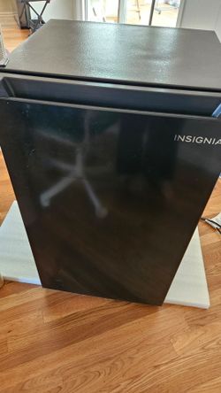 3.3 cuft mini refrigerator