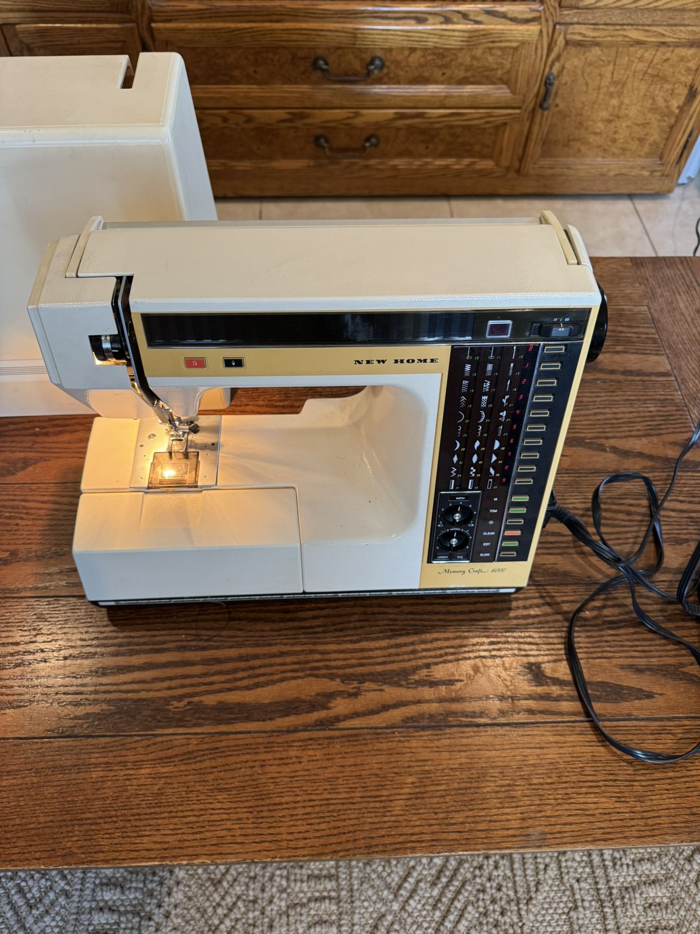 New Home Memory Craft 6000 Embroidery Sewing Machine Japan Nice Used W/ Case